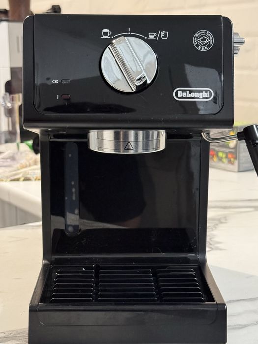 Продам кофеварку Delonghi