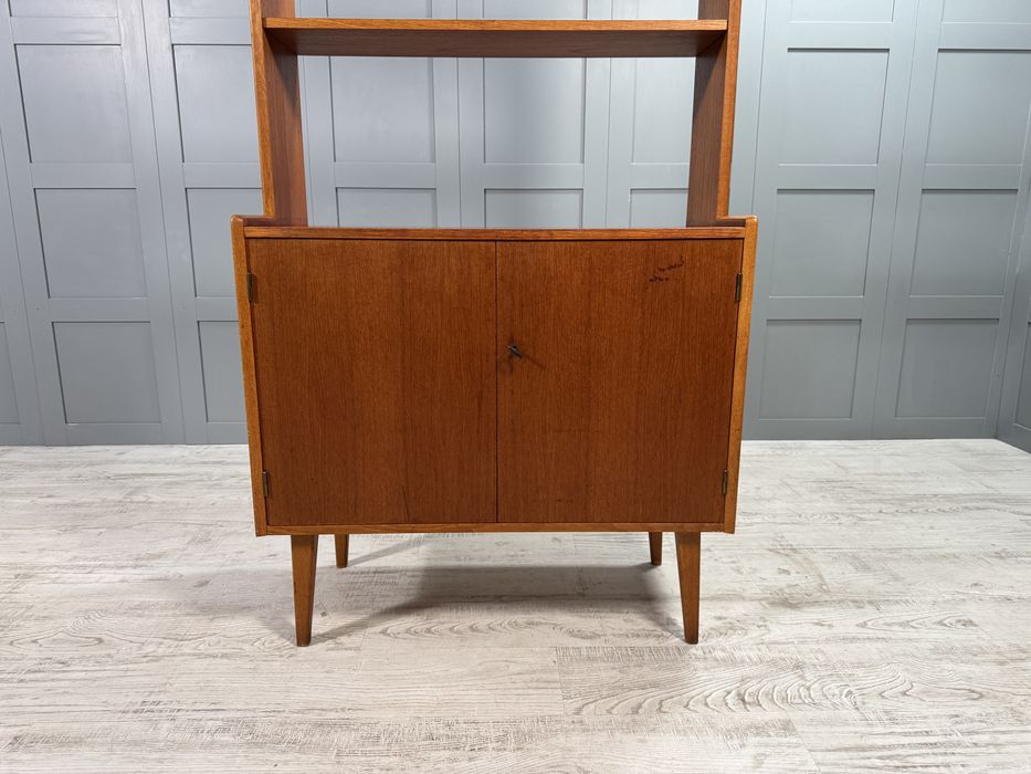 Винтидж библиотека - секция от 60-те Р264