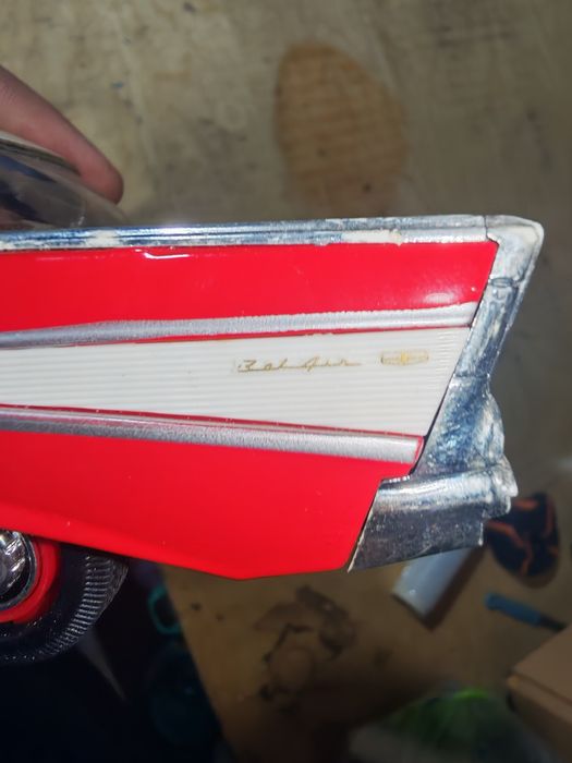 Macheta chevrolet bel air 1957  marime 1:24