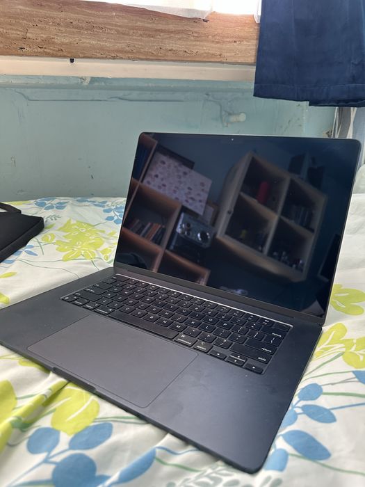 MacBook Air M2 15” 2023 / 8GB RAM / 256GB SSD