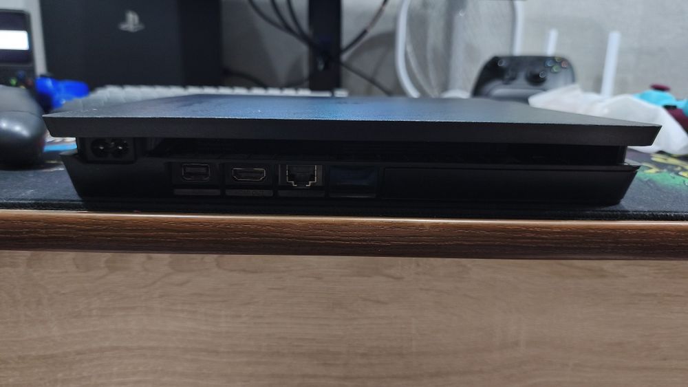 Playstation 4 slim 1tb