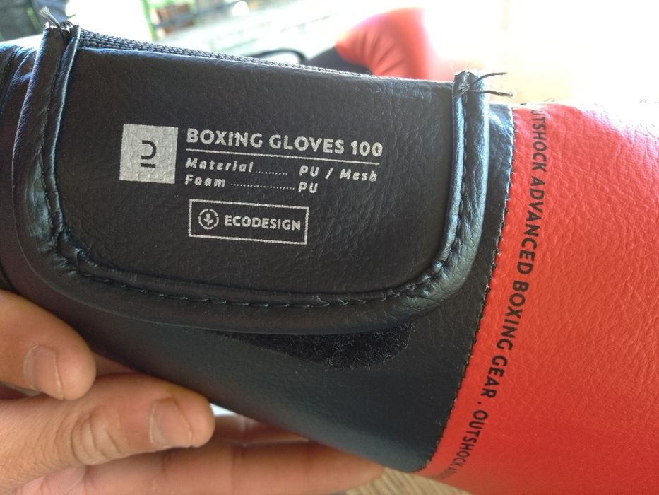 Vând mănuși de box