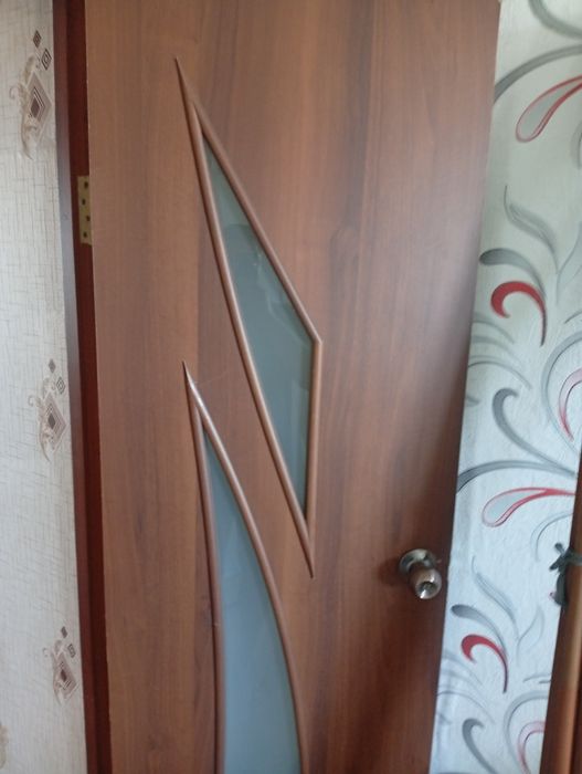 Продам межкомнатные двери