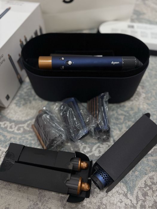 Продам оригинальный Dyson, торг есть