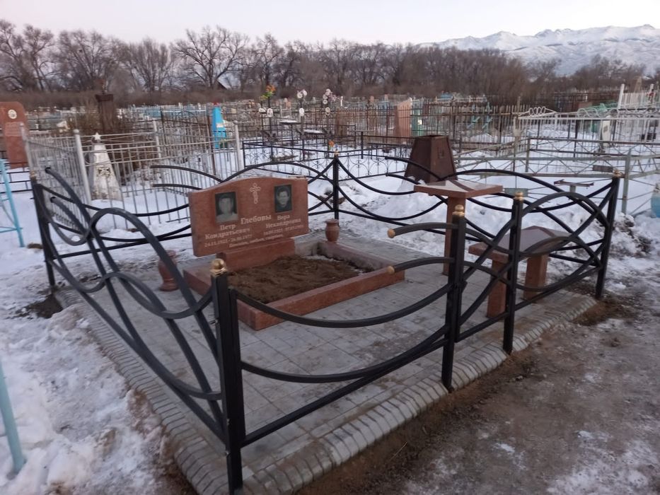 Памятники,оградки,вазы