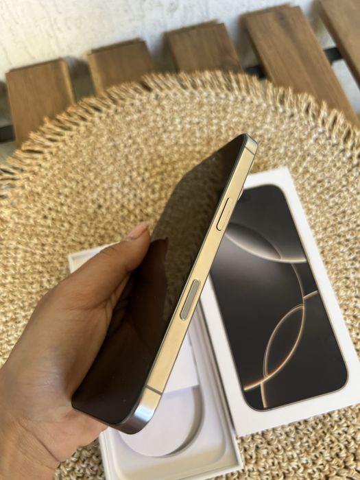 iPhone 16 Pro 128GB перфектен + гаранция