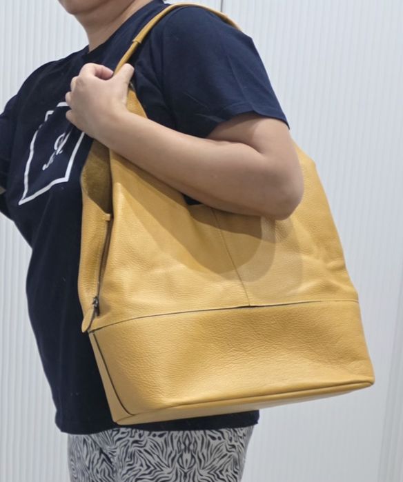 Продам женскую сумку баул