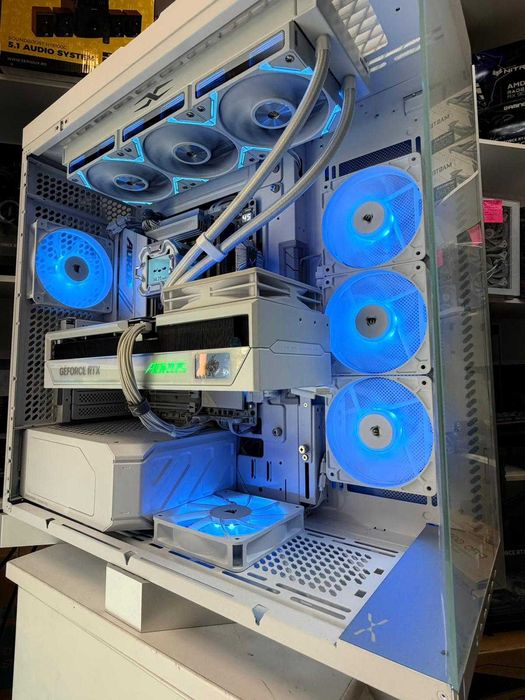 PC Ryzen 9 9950X3D2, X870E, 64GB 5600MHz, RTX 5090, SSD 4TB/1000w/TVA