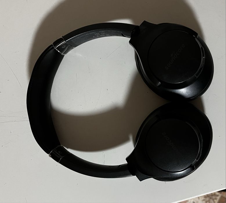 Продам наушники Soundcore