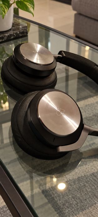 Bang and Olufsen H9i