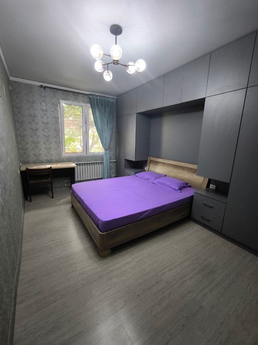 Продается Юнусабад-8 2/4/4