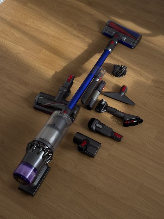 Vand Dyson V11 Absolute - Extra Pachet Complet Accesorii