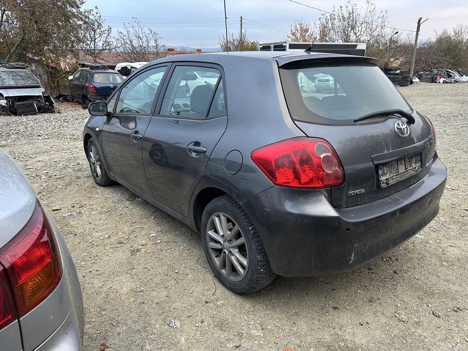 Toyota Auris Тойота Аурис 1.4 d4d 90 кс ММТ кутия НА ЧАСТИ!