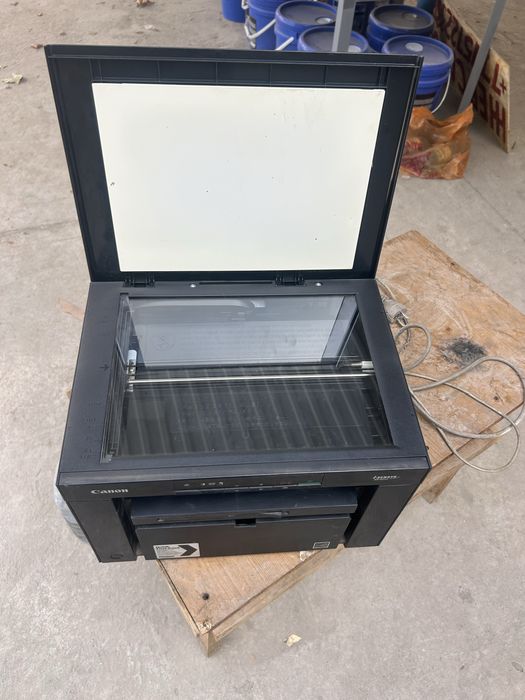 Принтер Canon mf3010 3в1 принтер