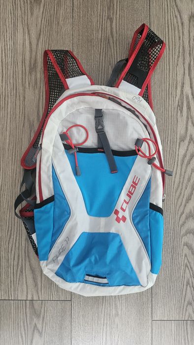 Rucsac ciclism CUBE Pure 11 White/Blue – foarte ușor, stare excelentă