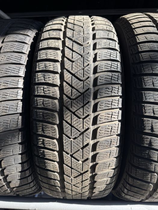 Anvelope 215/60/16 Pirelli