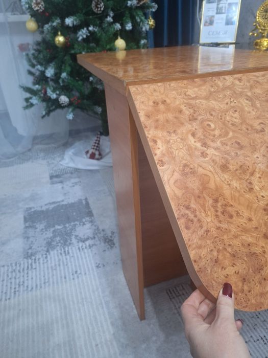 Продам кухонный стол