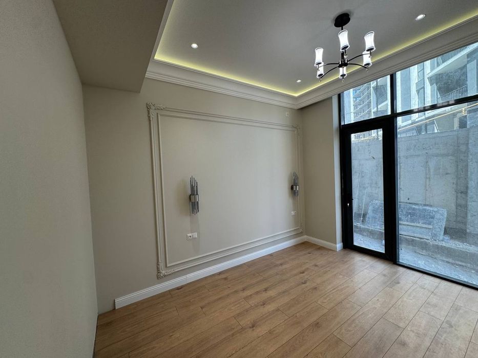 Квартира продается 3/1/7 на жк Oq Saroy