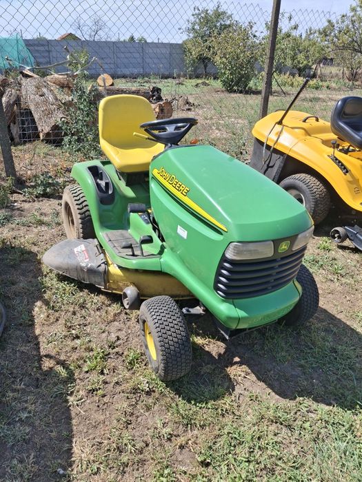 Tractoras gazon john deere