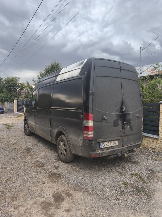 Vând Mercedes sprinter