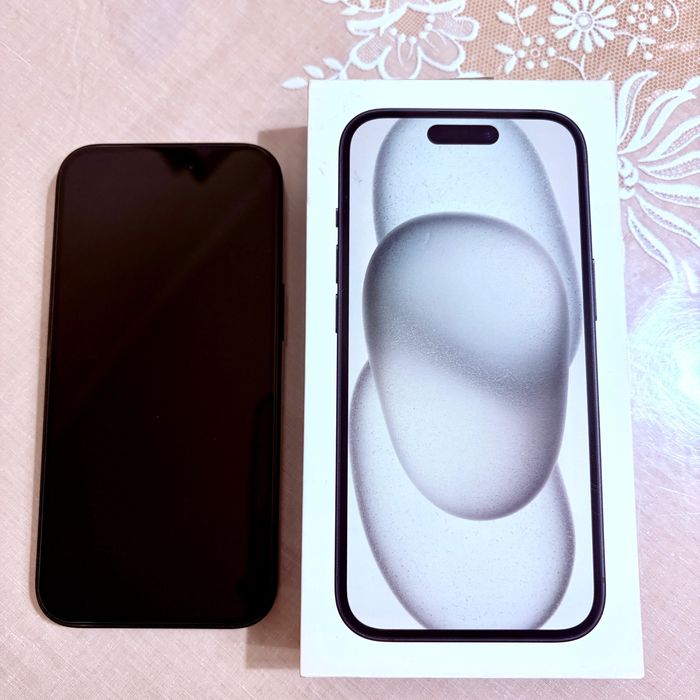 Продам iPhone 15 на 256 GB