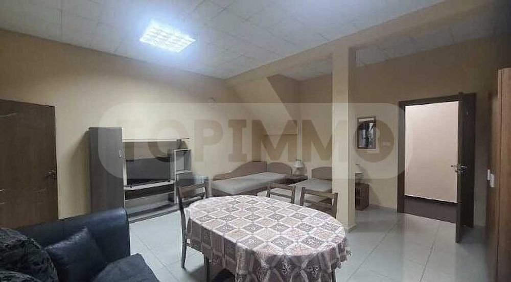 Двуетажна къща под наем близо до Катедралата