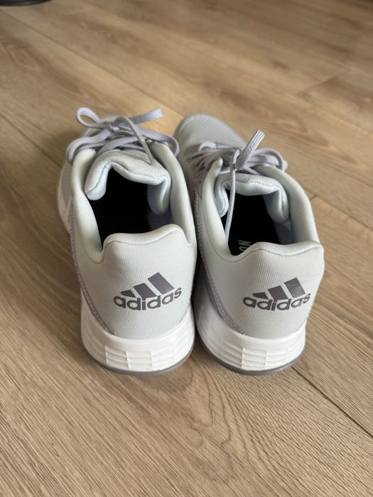 Чисто нови маратонки Adidas 42 номер - дамски