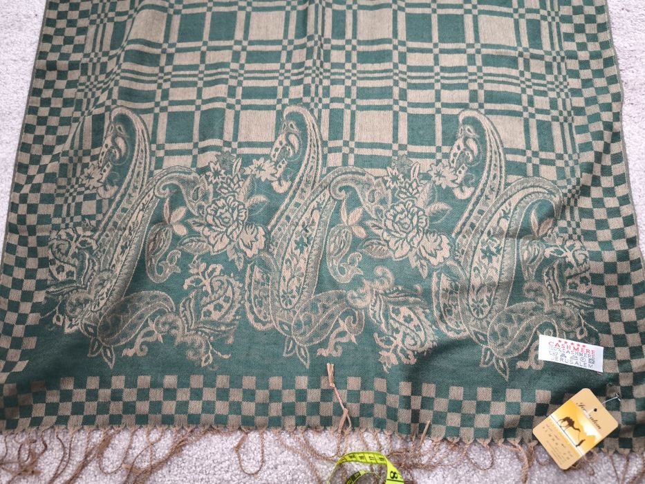 Esarfa hand made casmir 100%,noua cu eticheta