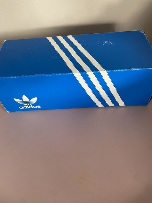 Adidas естествена кожа