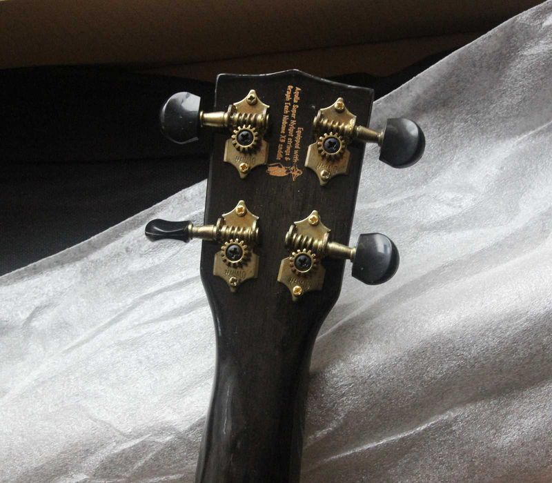 Mahalo  Concert Ukulele Hano