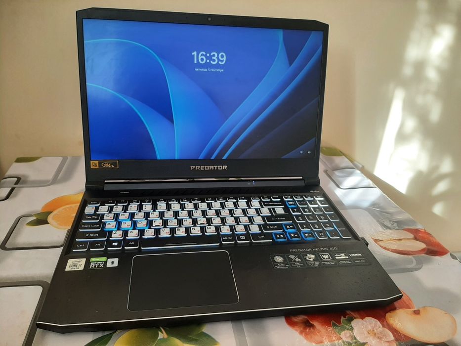 Noutbook sotiladi!!!