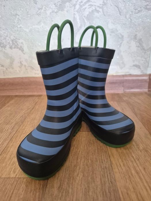 Продам детский обувь
