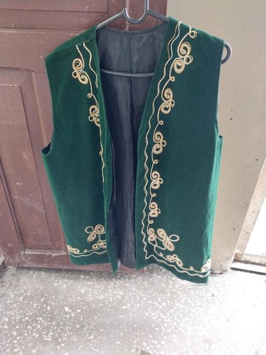 продам жилетки казахские