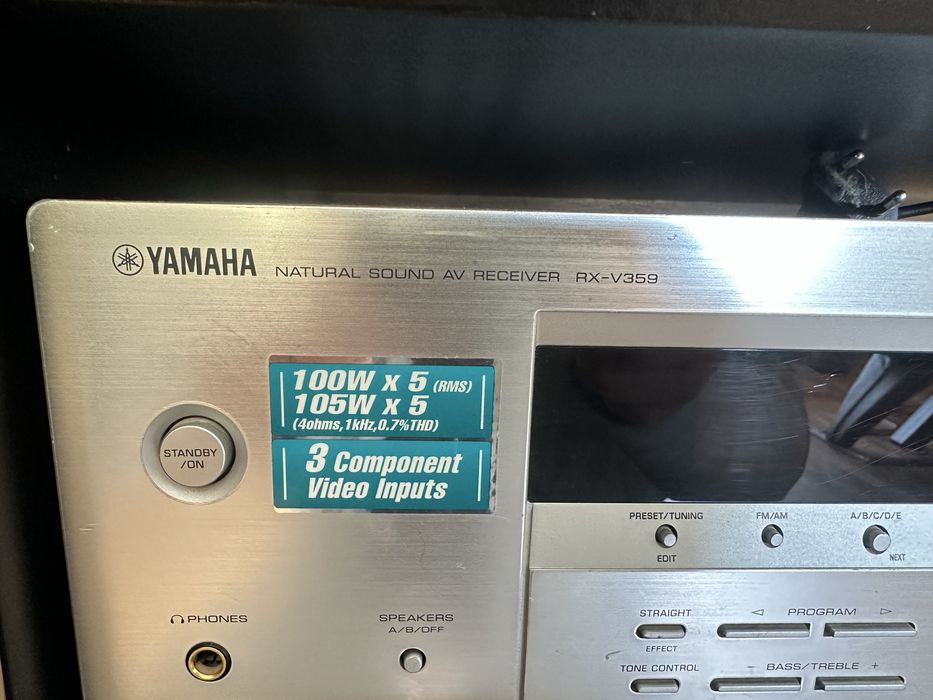 Усилвател Yamaha с 5 тонколони Jamo и отделен субуфер