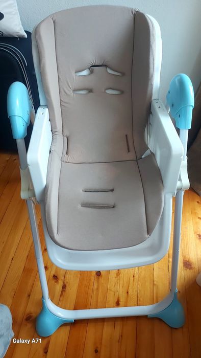 Стол за хранене .Детско столче за хранене