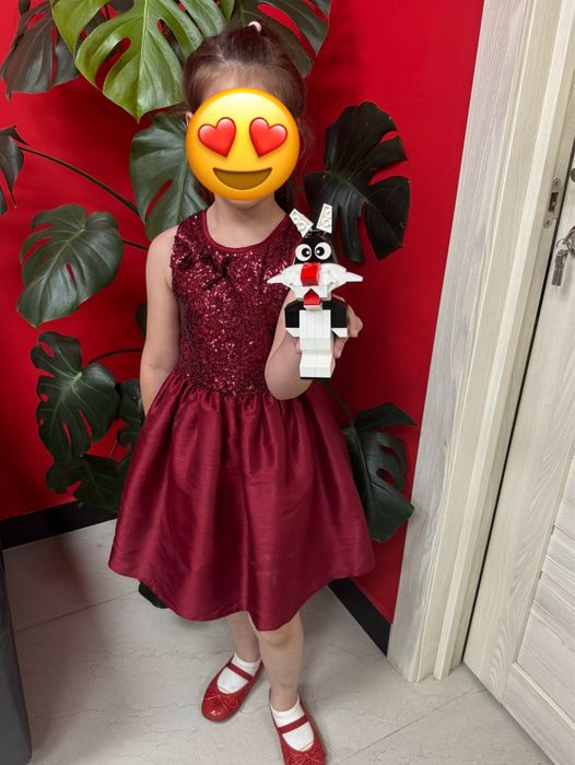 Вещи на девочку 3-7 лет куртки платья кофты