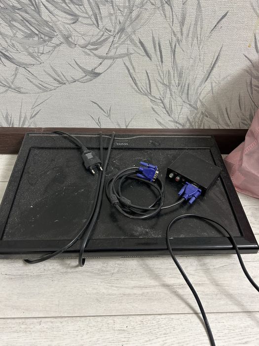 Продается монитор Vestel