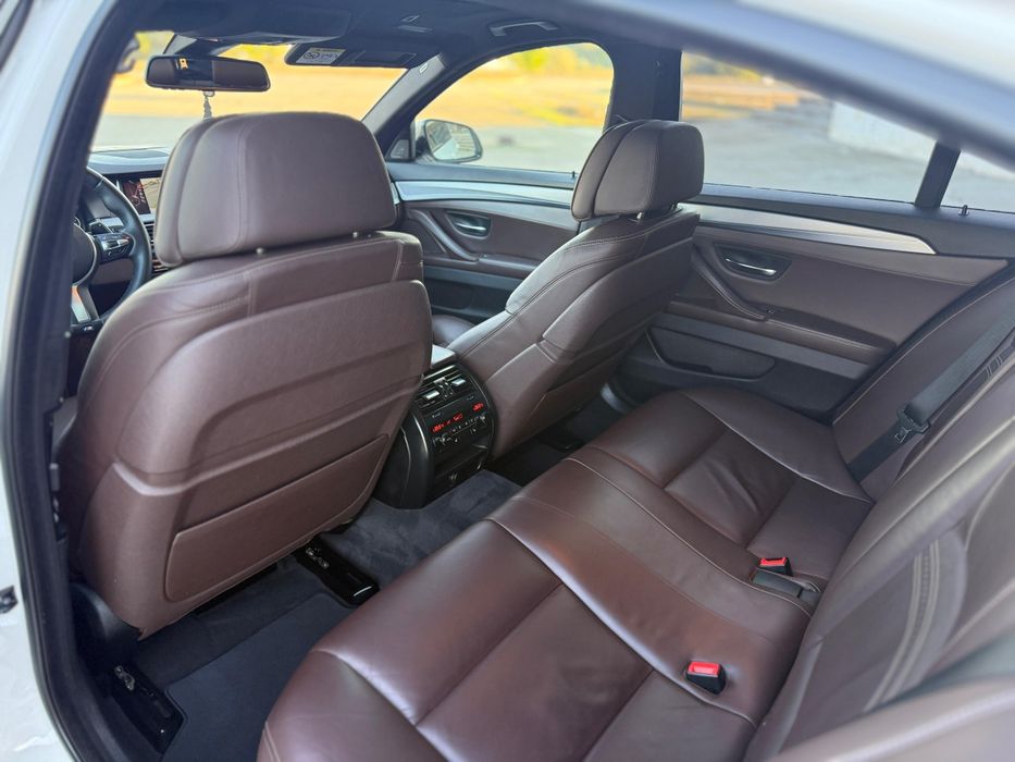 Vând BMW M550 2015 381 HP 3 butoane