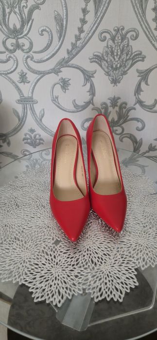Pantofi stiletto roșu cu toc gros 36