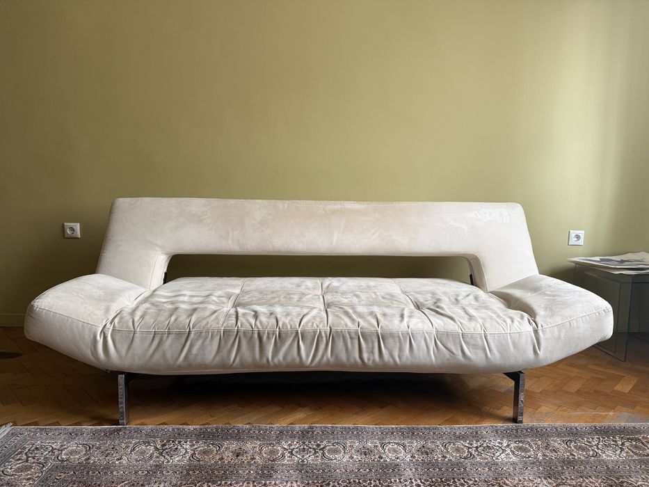 Диван с клик-клак механизъм