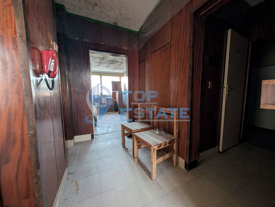 Тристаен тухлен апартамент в центъра на град Стражица