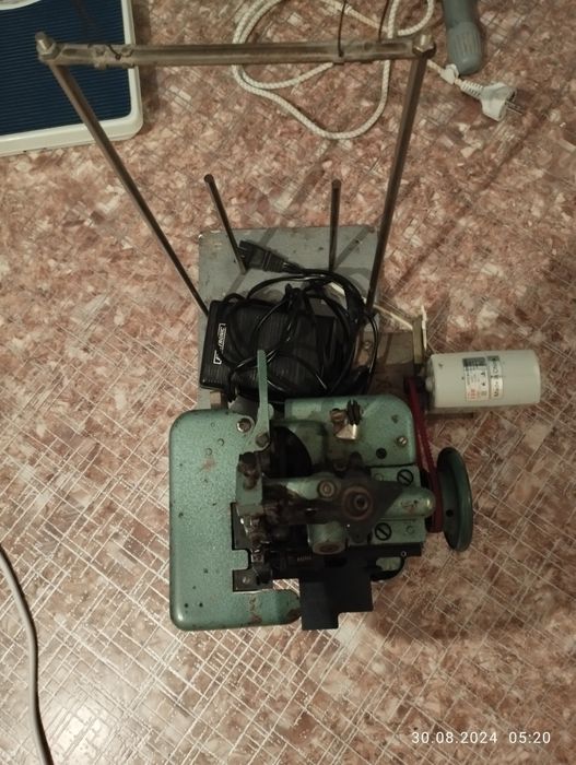 Продается оверлок