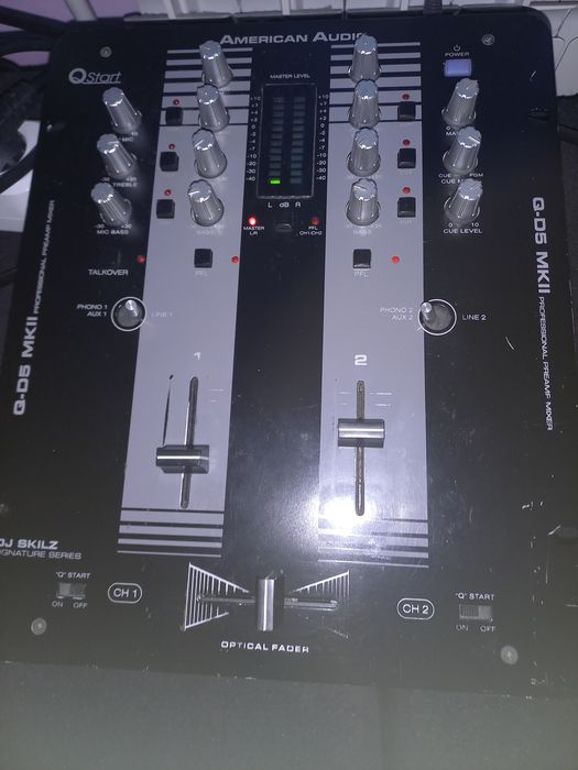 Продавам Пулт American audio