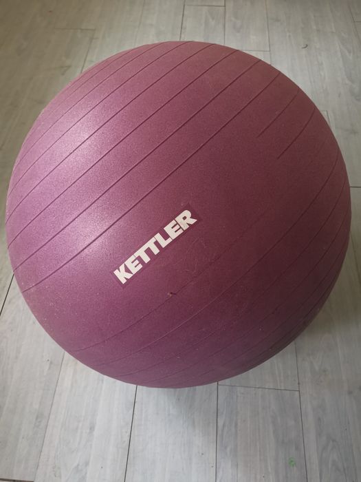 фитнес топка от марката Kettler