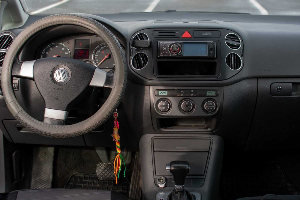 Volkswagen Golf 5 Plus – 2006 – 2.0 TDI  Luminița