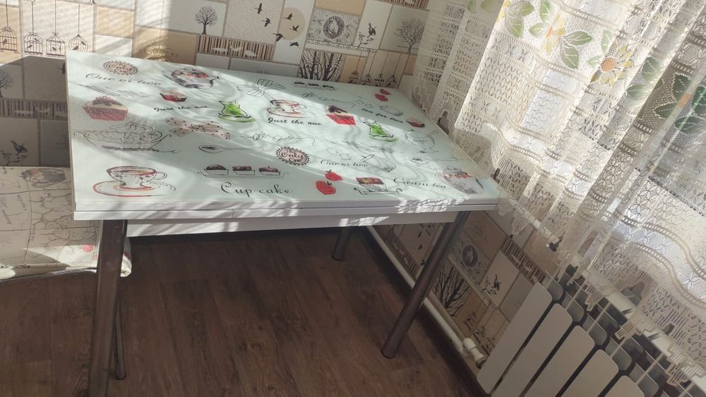 Продам кухонный стол