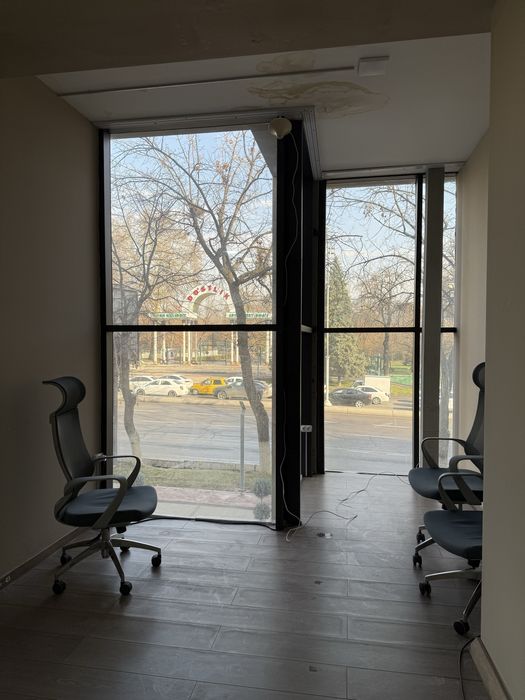 Продам в центре офис 57 квм ул.Бобура