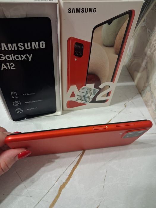 Продам сотовый телефон Самсунг