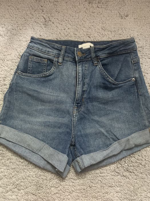 Blugi scurti H&M marimea 36