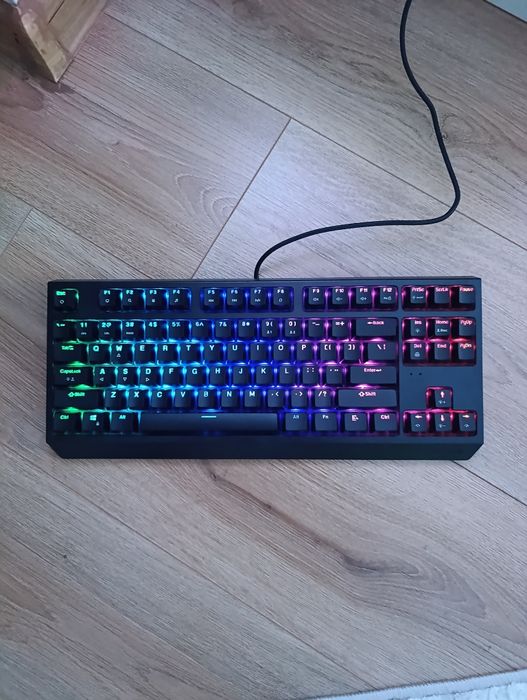 Tastatura mecanică Genesis